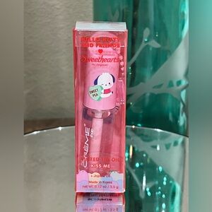 The Creme Shop x Hello Kitty Sweethearts Lip Oil in Kiss Me, new!